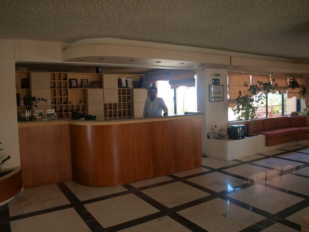 Hotel Haris On The Beach Agia Marina Exterior foto