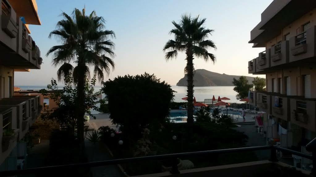 Hotel Haris On The Beach Agia Marina Exterior foto